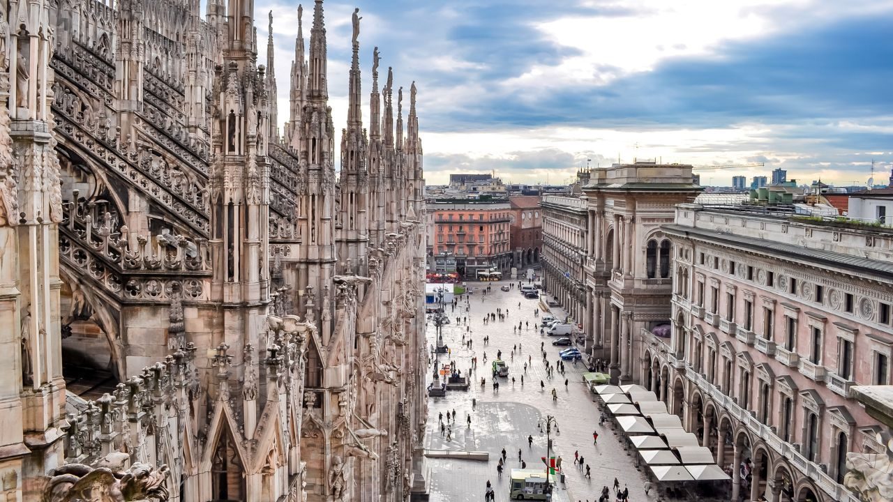 milano-duomo-piazza-galleria-vittorio-emanuele-canva