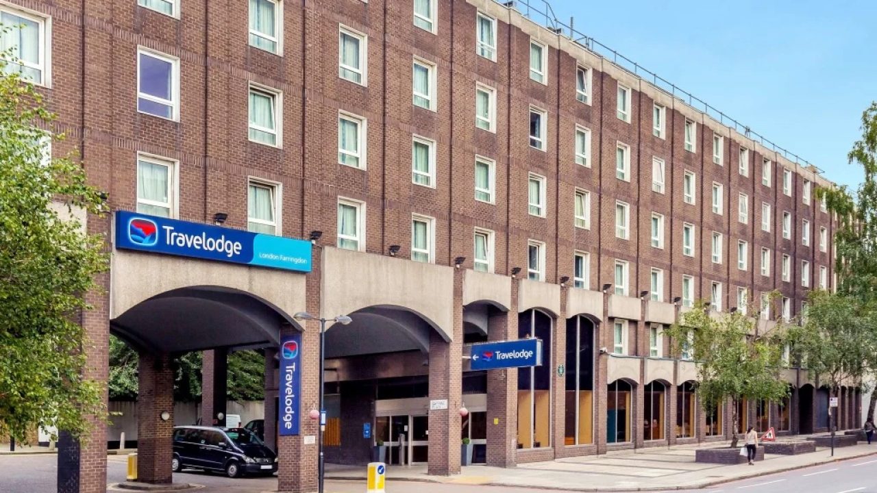 travelodge-uk-londra-Farringdon_Exterior copia